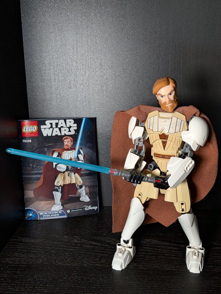 LEGO Star Wars Obi-Wan Kenobi Buildable Figure 75109 with Lightsaber - Used Excellent