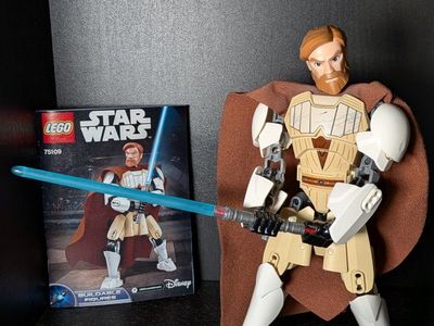 LEGO Star Wars Obi-Wan Kenobi Buildable Figure 75109 with Lightsaber - Used Excellent