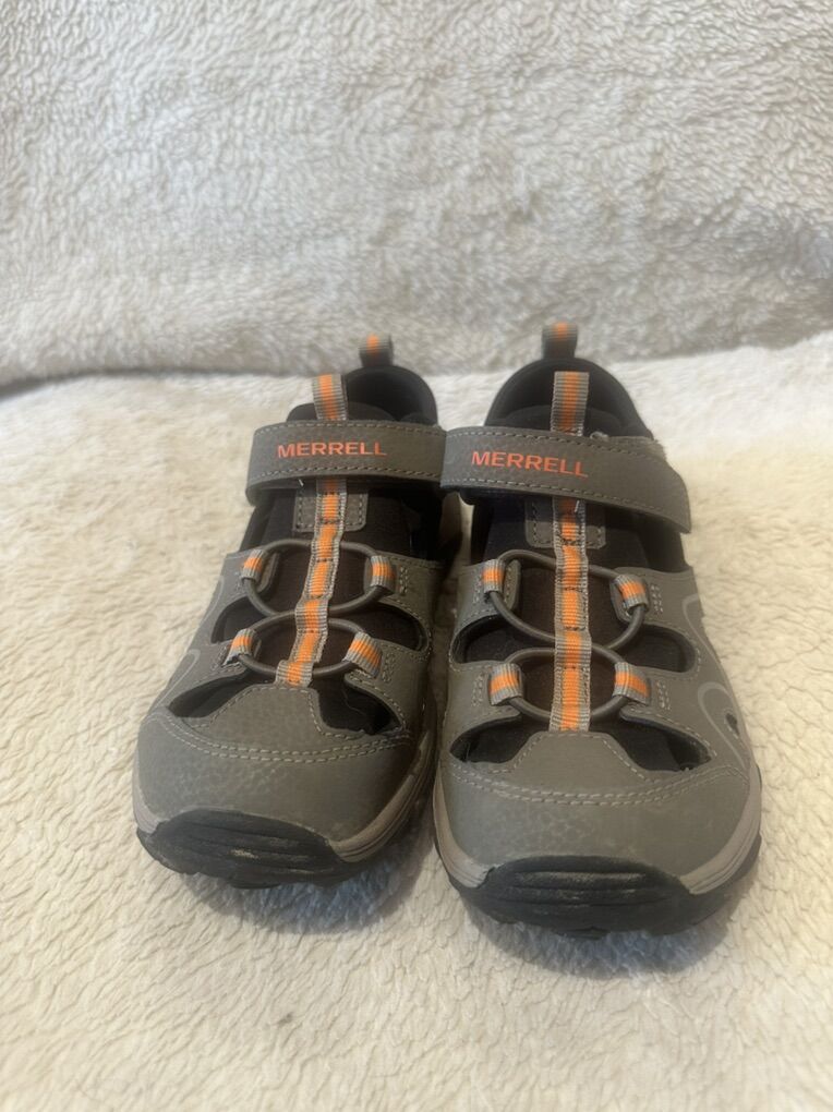 Merrell Youth Size 2 Beige Water/Hiking Sandals