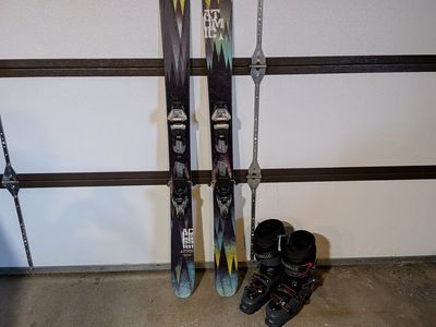 Atomic Access 161 skis and Dalbello Panterra 120 Ski Boots 29/29.5