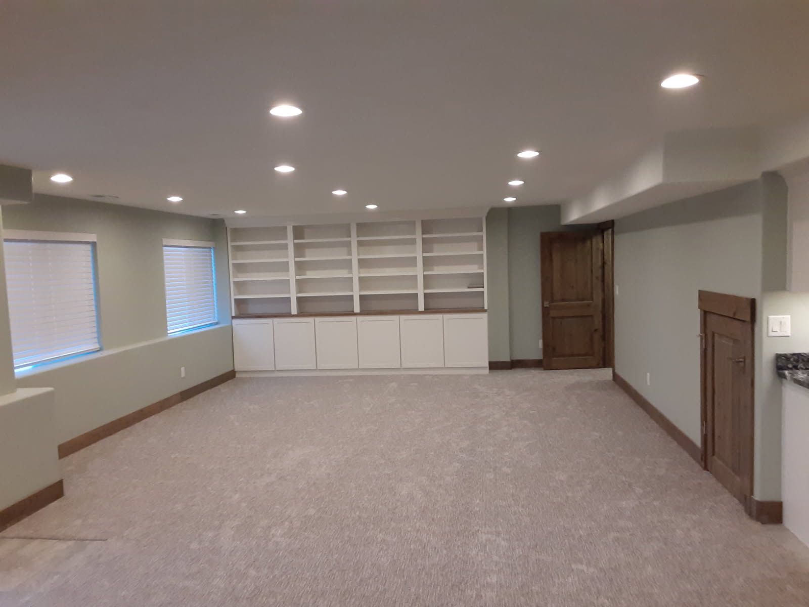 Main image 19