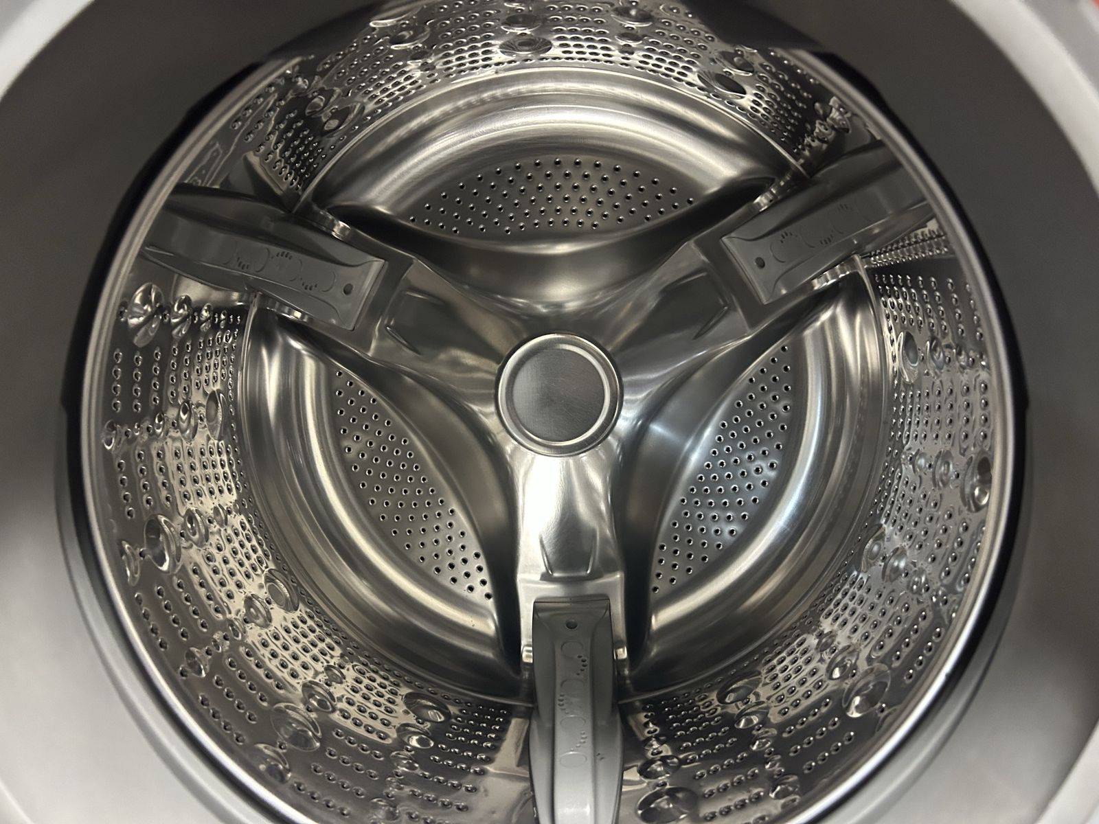 Main image 6