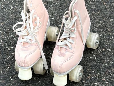 Light Up Pink Roller Skates Size 37