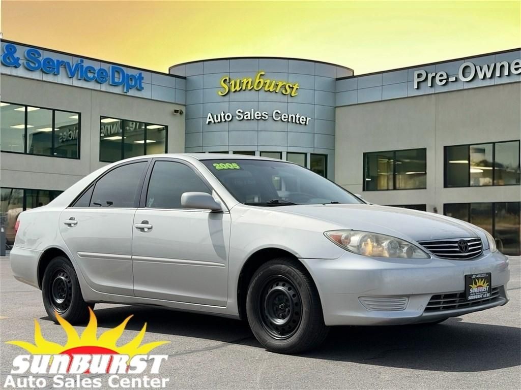 2005 Toyota Camry LE