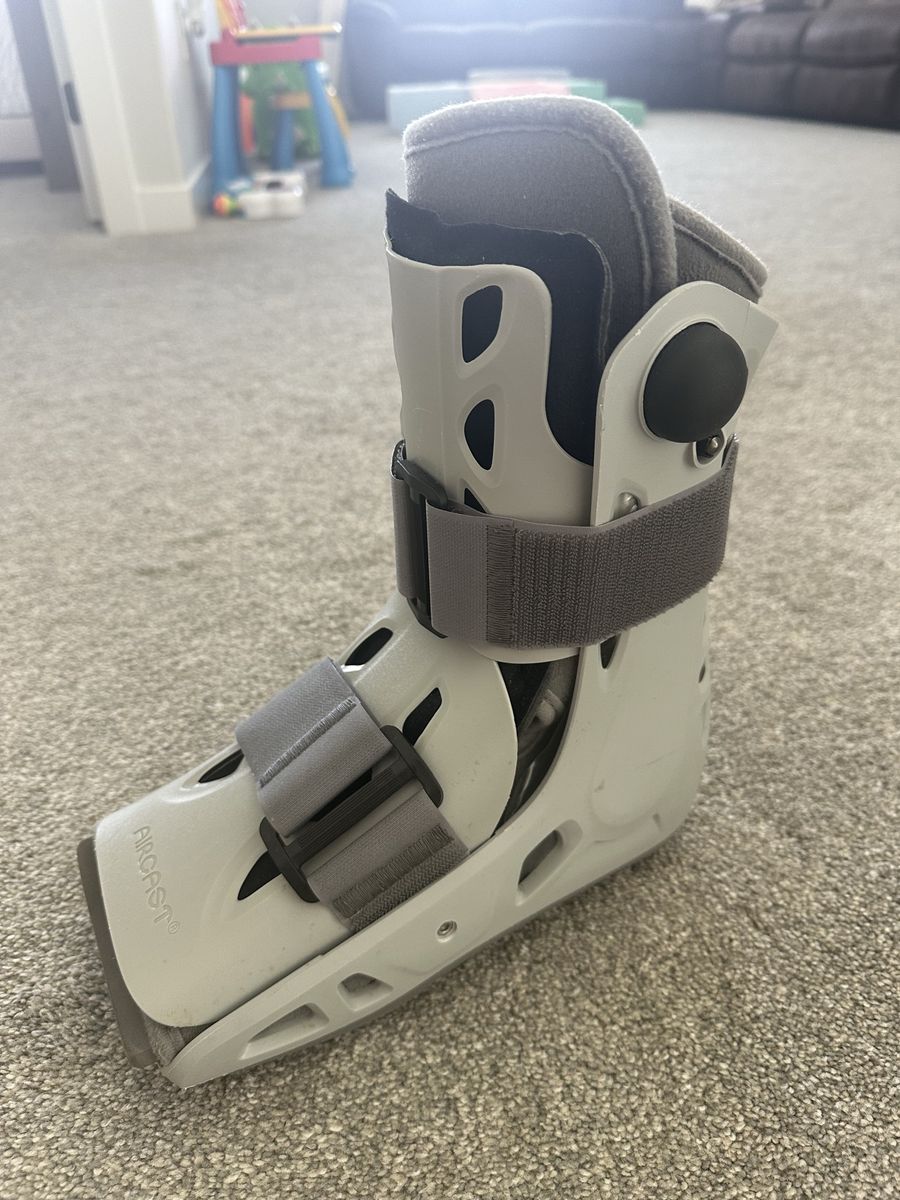 Medical Grade Aircast Walking Boot