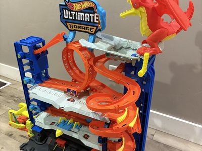 Hot Wheels City Ultimate Garage Playset