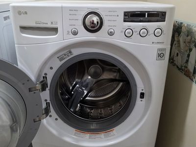 LG Extra Large Capacity Front Load Washer WM2350HWC