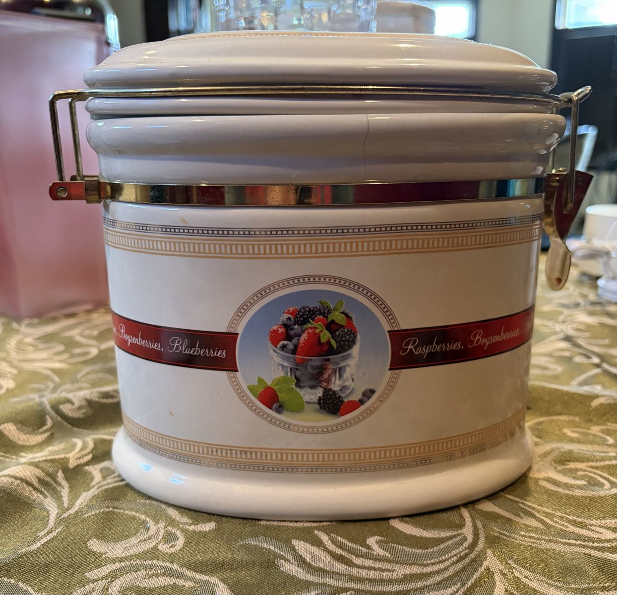 Knotts beery farm ceramic canister with hinged lid
