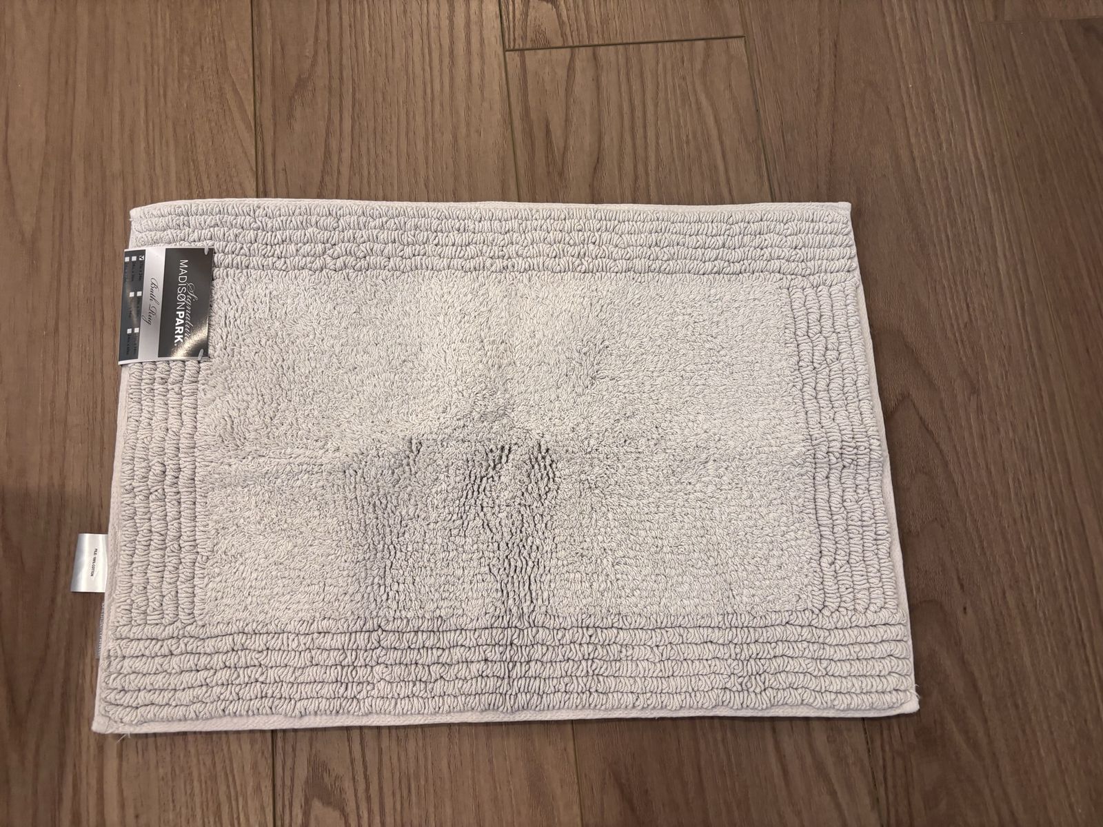 New Light Gray Bathmat 17x24 Very Plushy 