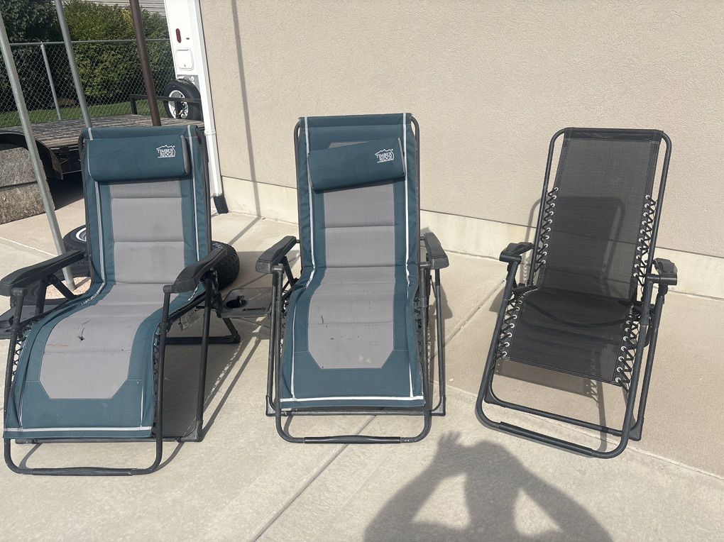 Zero Grabity Chairs