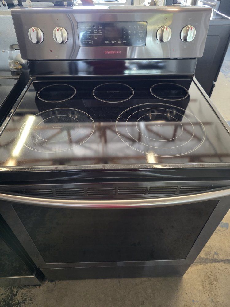 Samsung black stainless electric stove (read description)