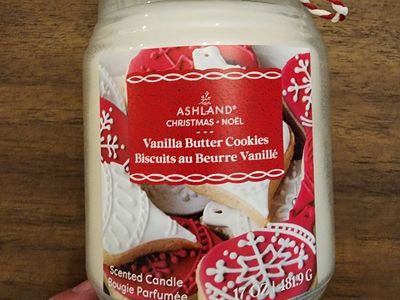 Christmas scented vanilla butter cookie candle
