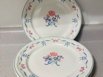Vintage Victoria Newcor Blue Ribbon Floral Dinner Plates Set of 4