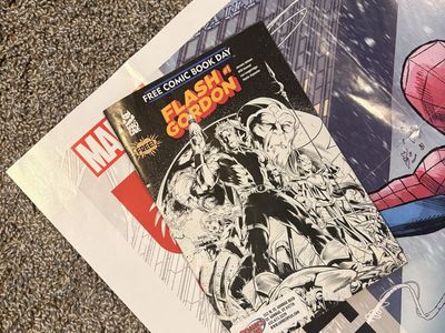 Marvel Ultimate Spider-Man Poster & Free Comic Book Day Flash Gordon Comic Book