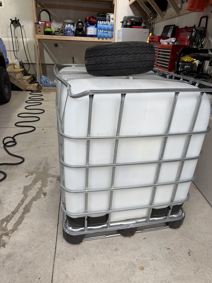 Large IBC Tote Water Tank - 275 Gallon Capacity with Metal Cage and Pallet Base