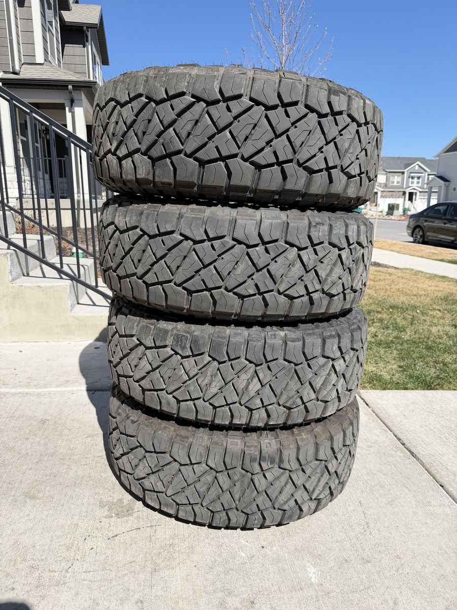 295/65R20 35/11.50R20 Nitto Ridge Grappler Load E