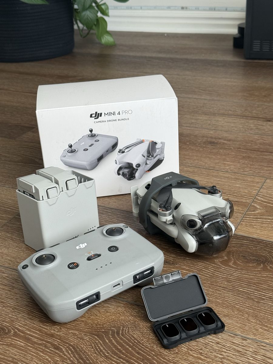DJI Mini 4 Pro Camera Drone Fly More Combo