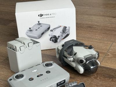 DJI Mini 4 Pro Camera Drone Fly More Combo