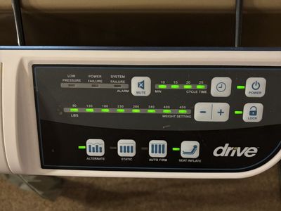 Drive alternating pressure hospital mattress