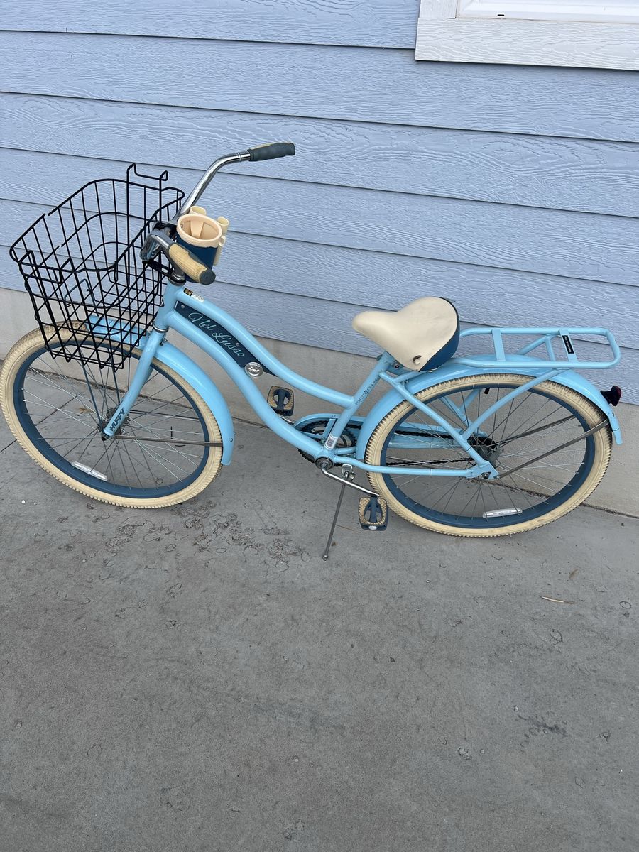 Huffy Nel Lusso Women's Cruiser Bike - Light Blue, 26" Wheels, Basket & Rack