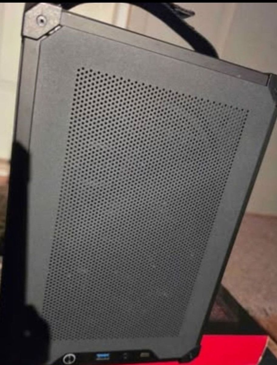 Custom Gaming PC - Intel i5-8400, NVIDIA RTX 2060, 16GB RAM, 471GB SSD - Compact Design