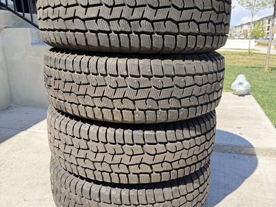 275/65R20 Cooper Discoverer Snow Claw Load E