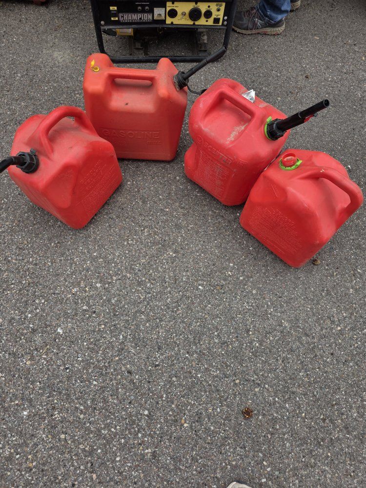 GAS CANS