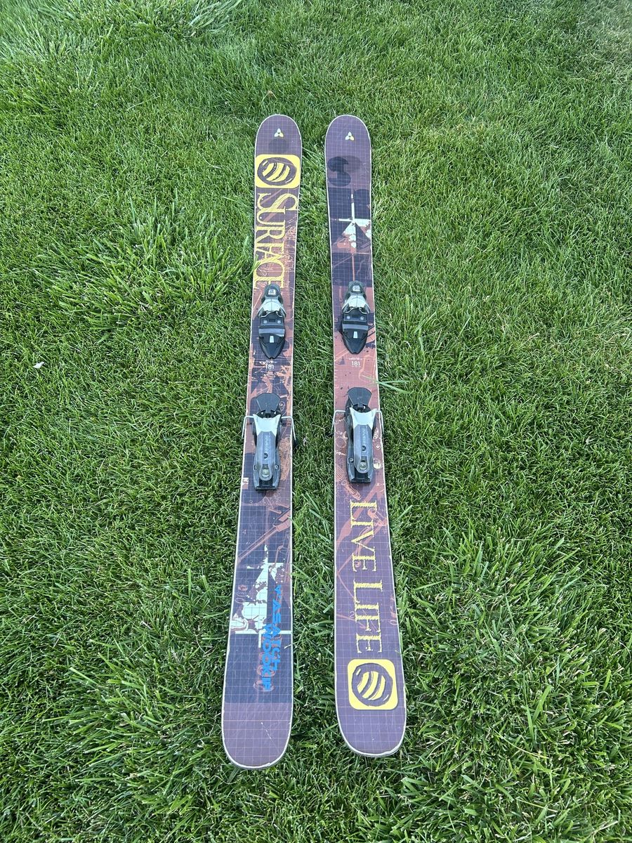 Rossignol S7 powder snow skiis