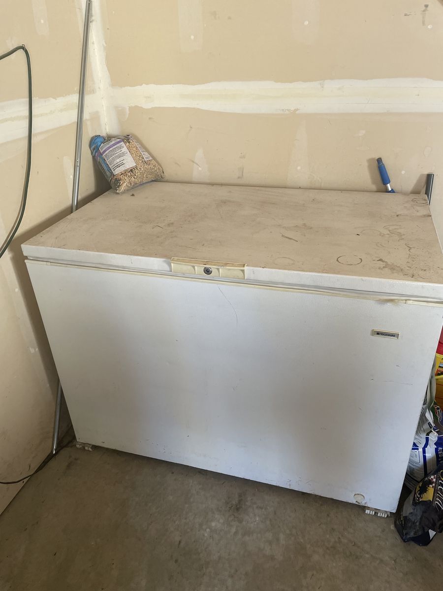 Frigidaire Chest Deep Freezer
