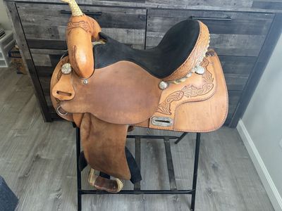 Saddle
