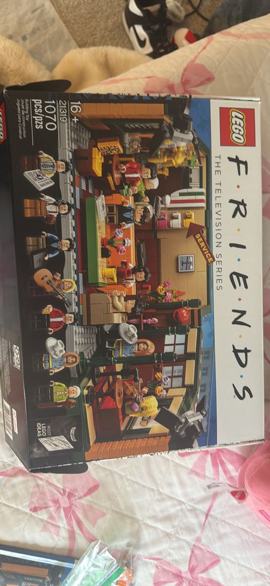 LEGO Ideas Friends Central Perk 21319 Building Set with Box and Manual