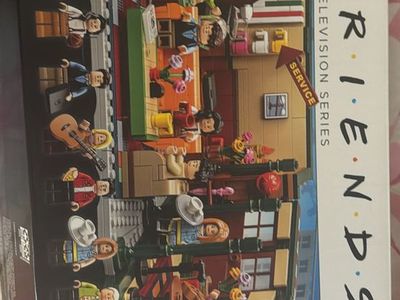 LEGO Ideas Friends Central Perk 21319 Building Set with Box and Manual