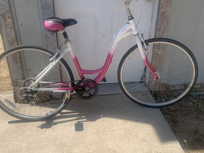 Fuji crosstown 4.0 urban 26 inch commuter bike seven speed