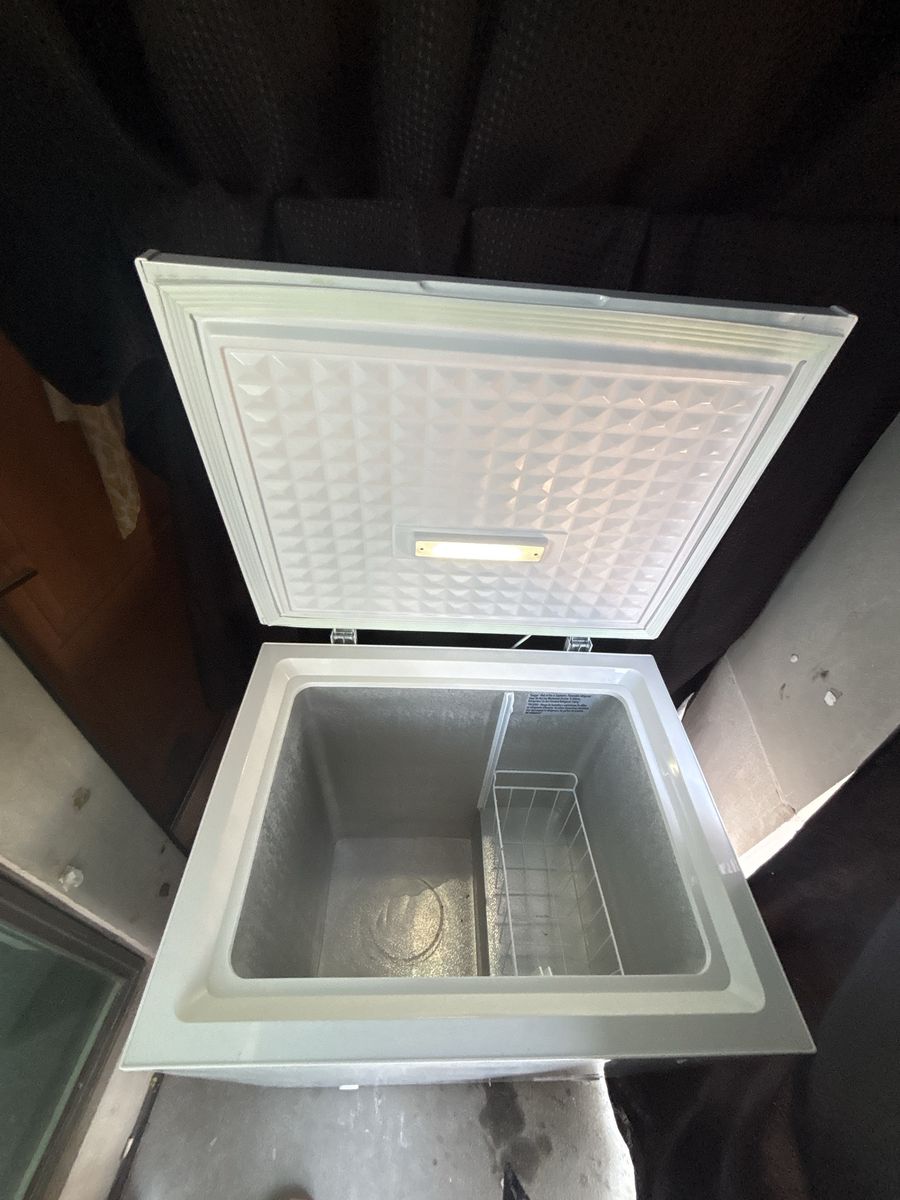 White Compact hotpoint Chest Freezer