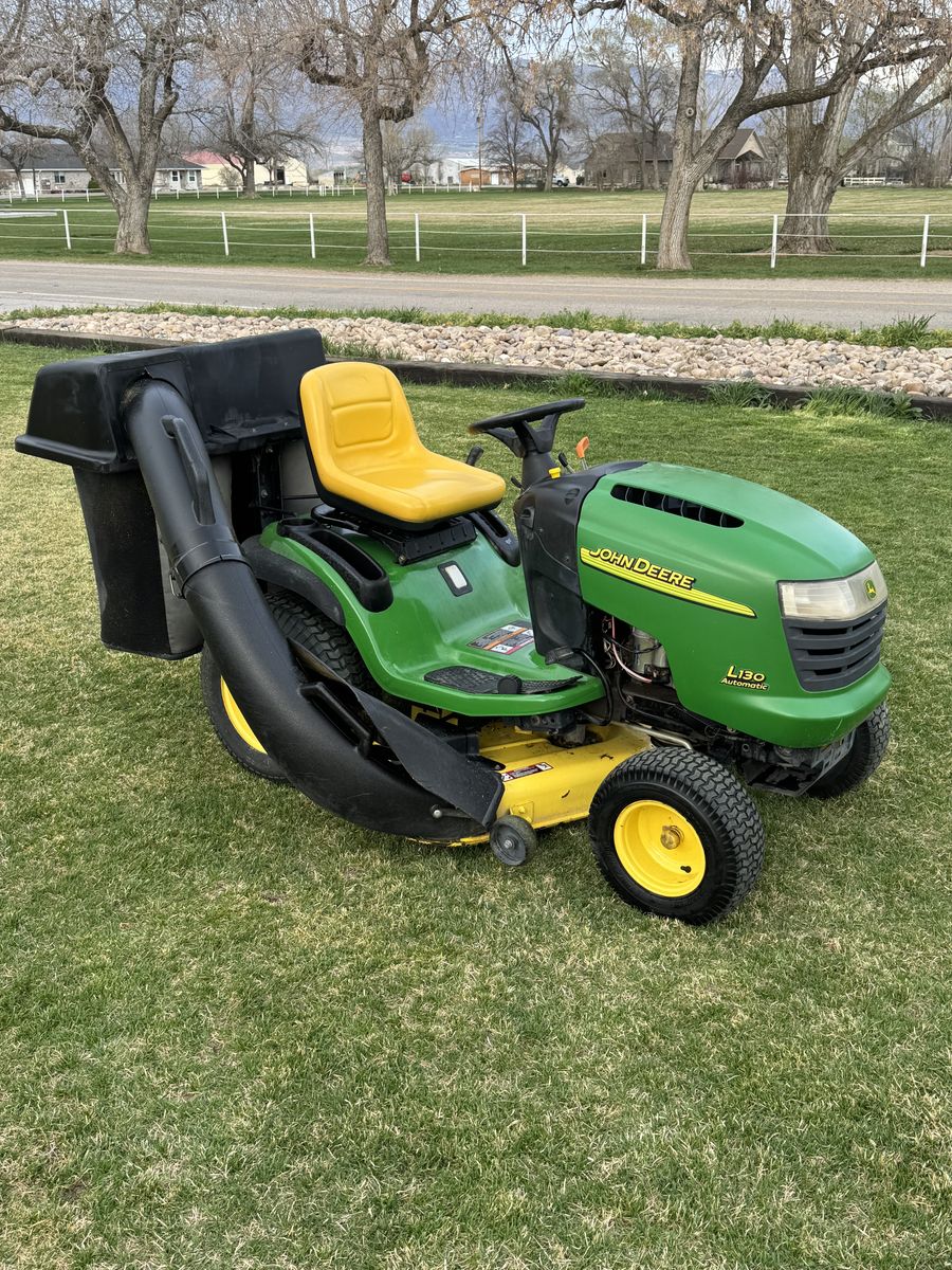 John Deere L130