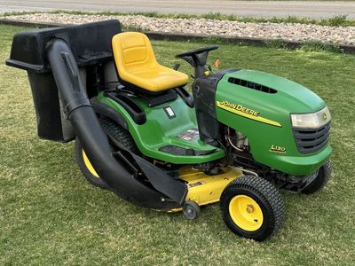 John Deere L130