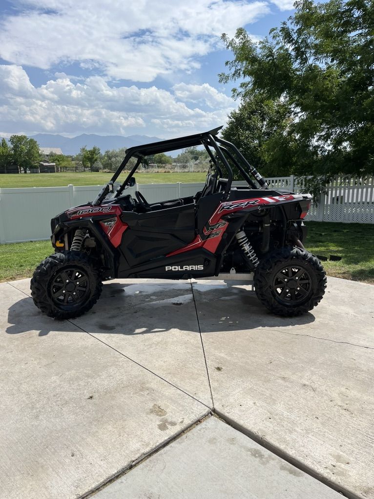2016 RZR 1000
