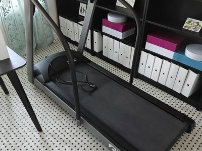 Older TRUE treadmill, good working condition