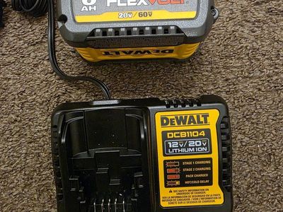 DeWalt FLEXVOLT DCB606 20V/60V MAX 6Ah Lithium Ion Battery & DCB1104 Charger
