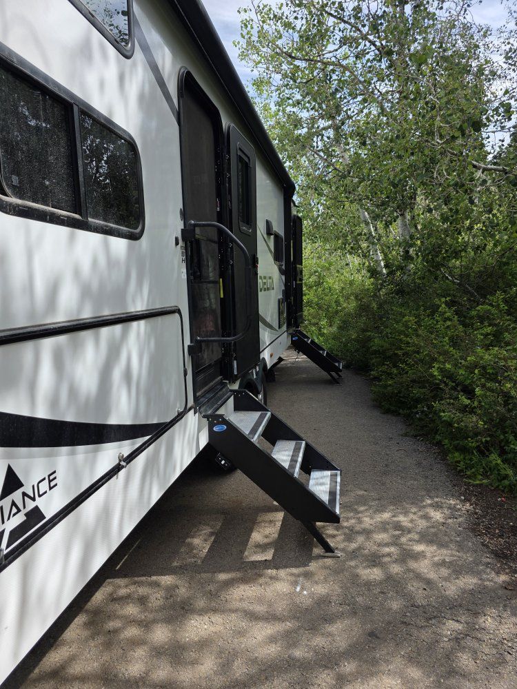 2025 Alliance Delta 281BH Travel Trailer - Solar Equipped, AC, Sleeps 6+