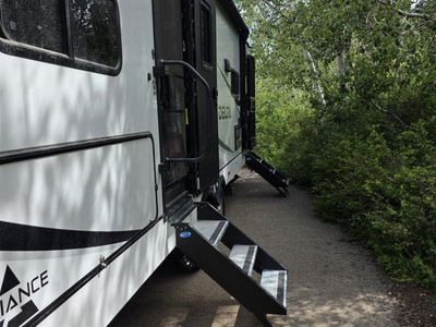 2025 Alliance Delta 281BH Travel Trailer - Solar Equipped, AC, Sleeps 6+