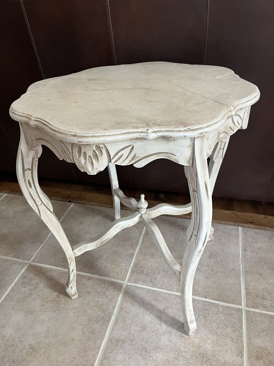 Antique Intricate  tall end table 29” T X 24” W