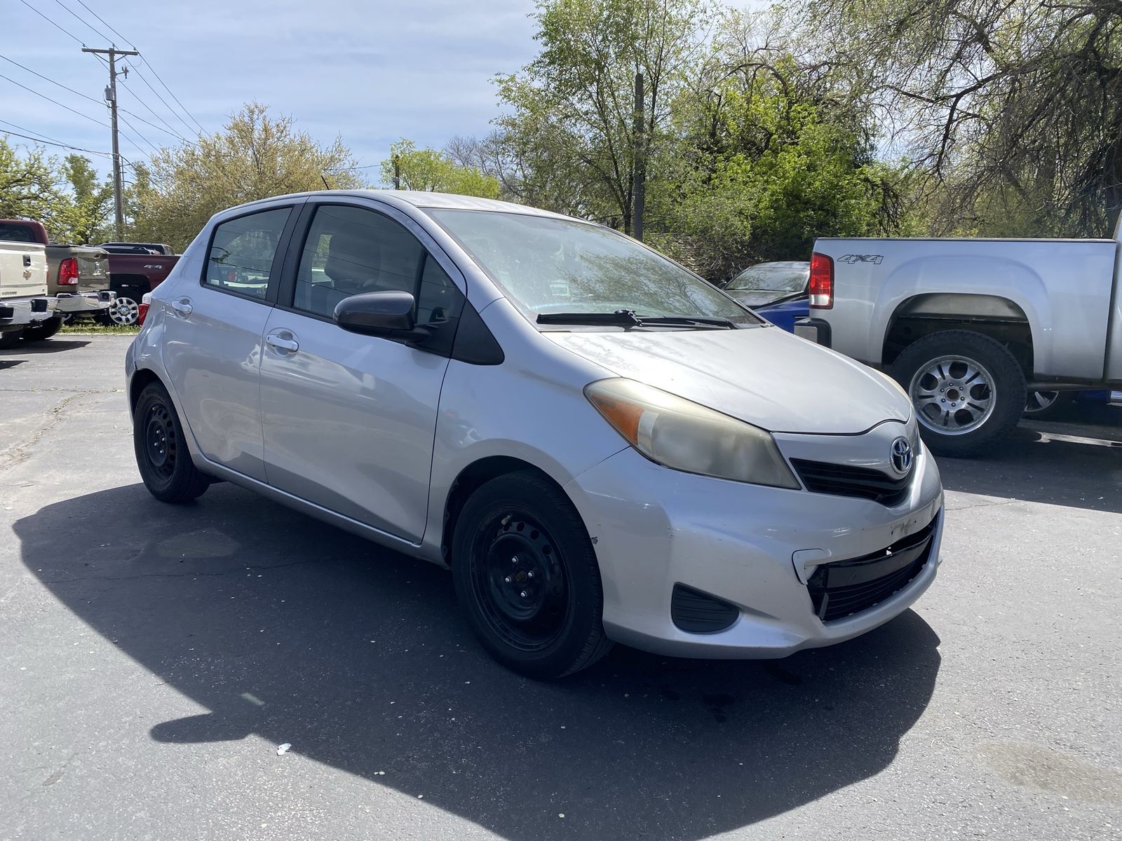 2013 Toyota Yaris 5-Door LE