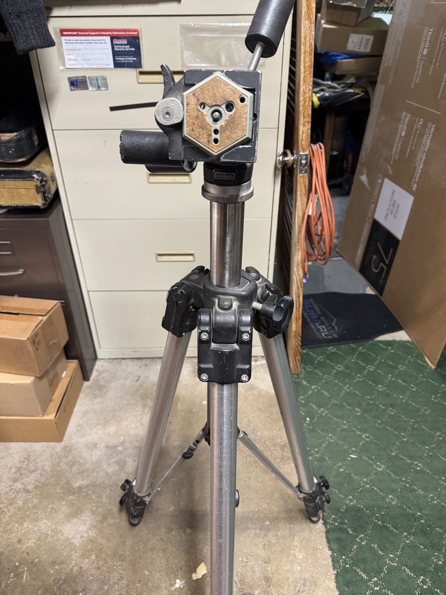 Manfrotto  Bogen 3047 Pan/Tilt  Head WITH 3058 TRIPOD