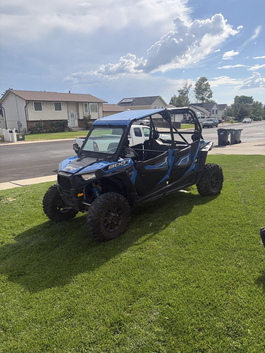 2015 Polaris RZR 900 4 low miles for the year