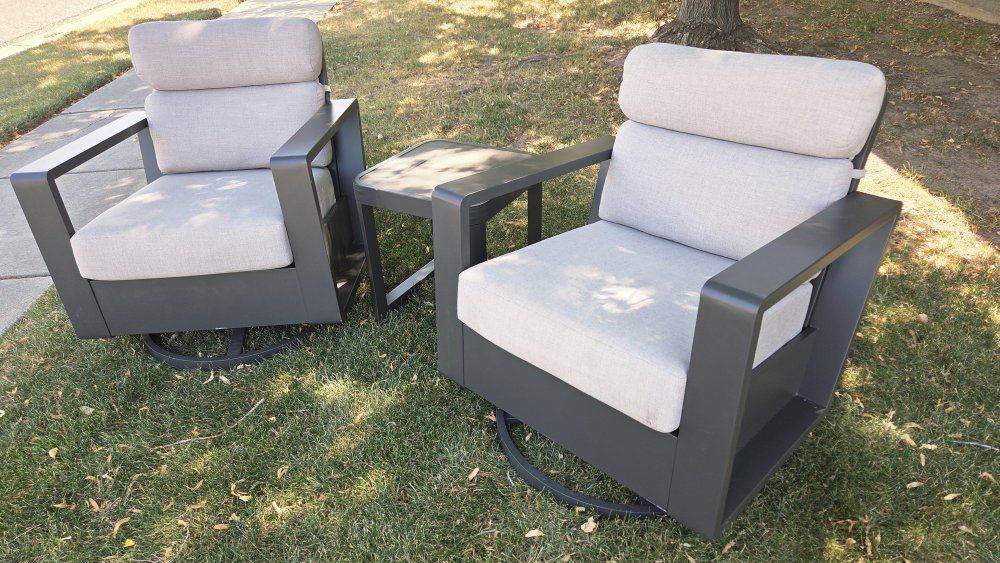 Like New 3-piece Outdoor Patio Seating Set