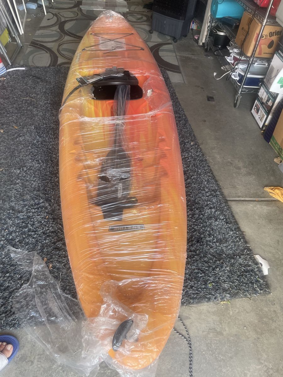 New Lifetime Triton 100 Sit-On-Top Kayak with Paddle - Unopened