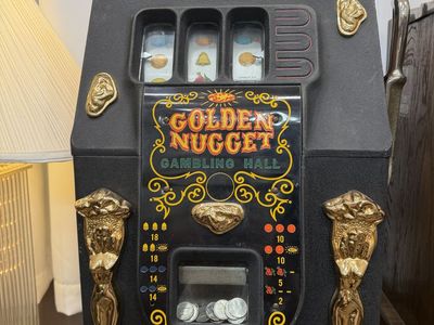 Authentic WORKING 1930's Mills 5 Cent "Golden Nugget" Slot Machine ~ (Please See All Pictures)