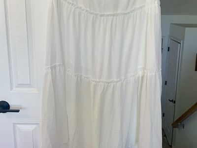 Beautiful White Maxi Skirt 2XL