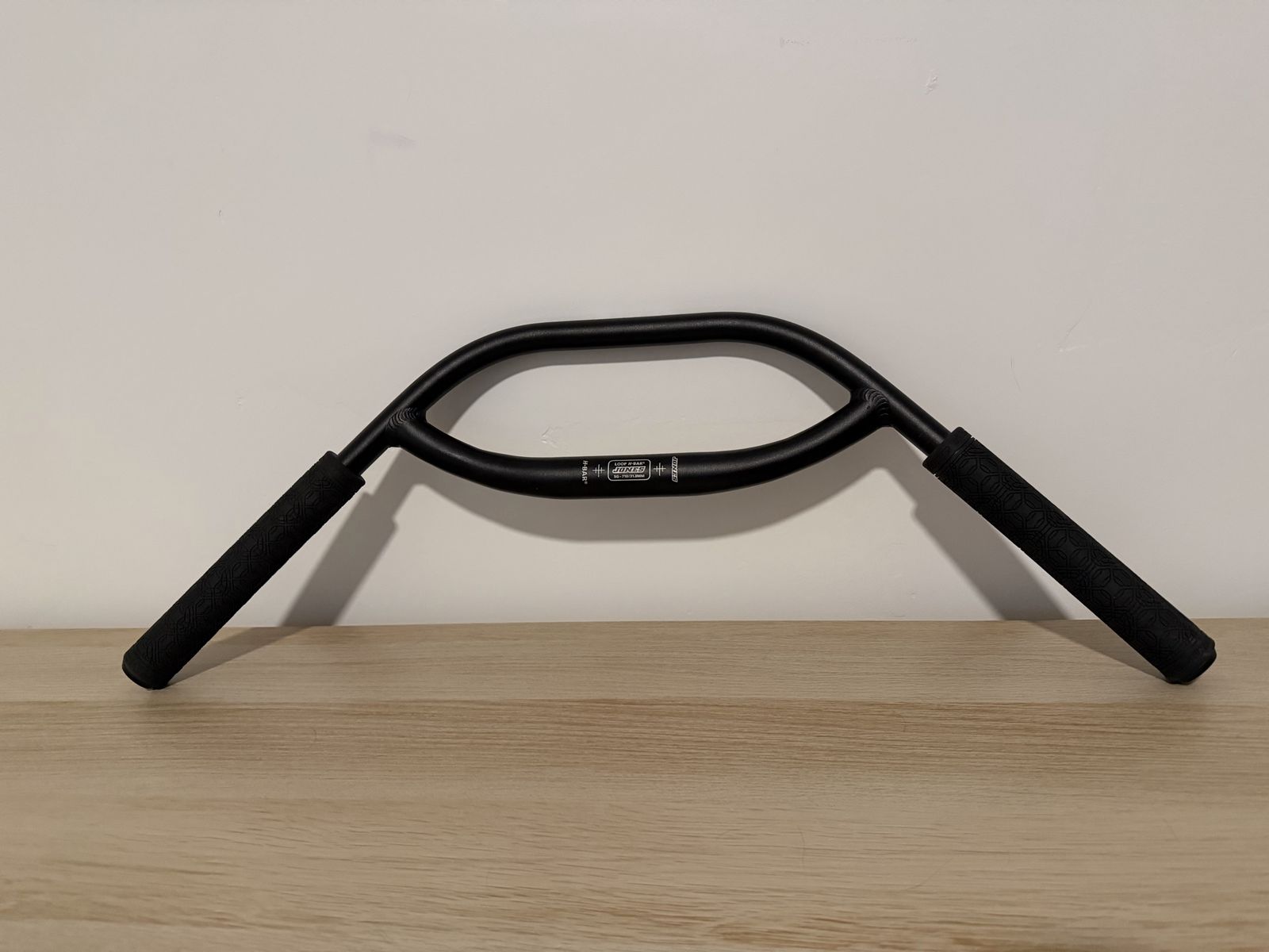 Jones H-Bar Loop SG-710/31.8mm Bicycle Handlebar with Jones Grips - Black